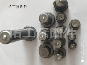 含紧一点h楼梯边做边走视频