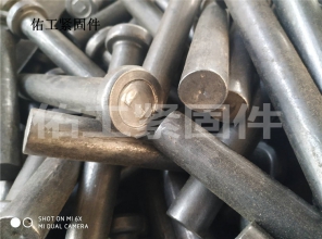 含紧一点h楼梯边做边走视频