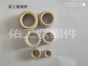 含紧一点h楼梯边做边走视频