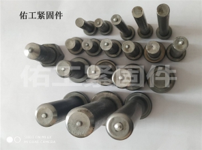 含紧一点h楼梯边做边走视频